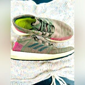 Women’s Adidas sneakers 8.5